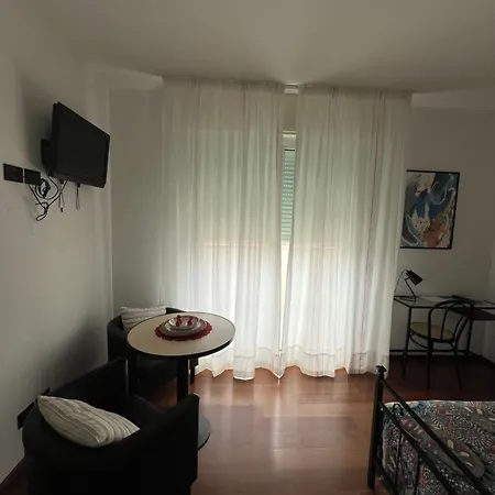 Tri Locale A-mare Apartament